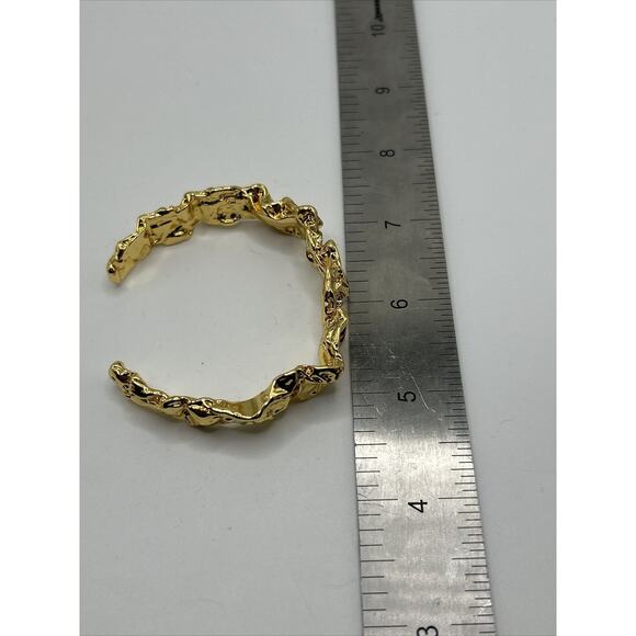Amber Sceats Emery Cuff Bracelet 24k Gold Plated Sculptural Design NWT - Picture 7 of 13